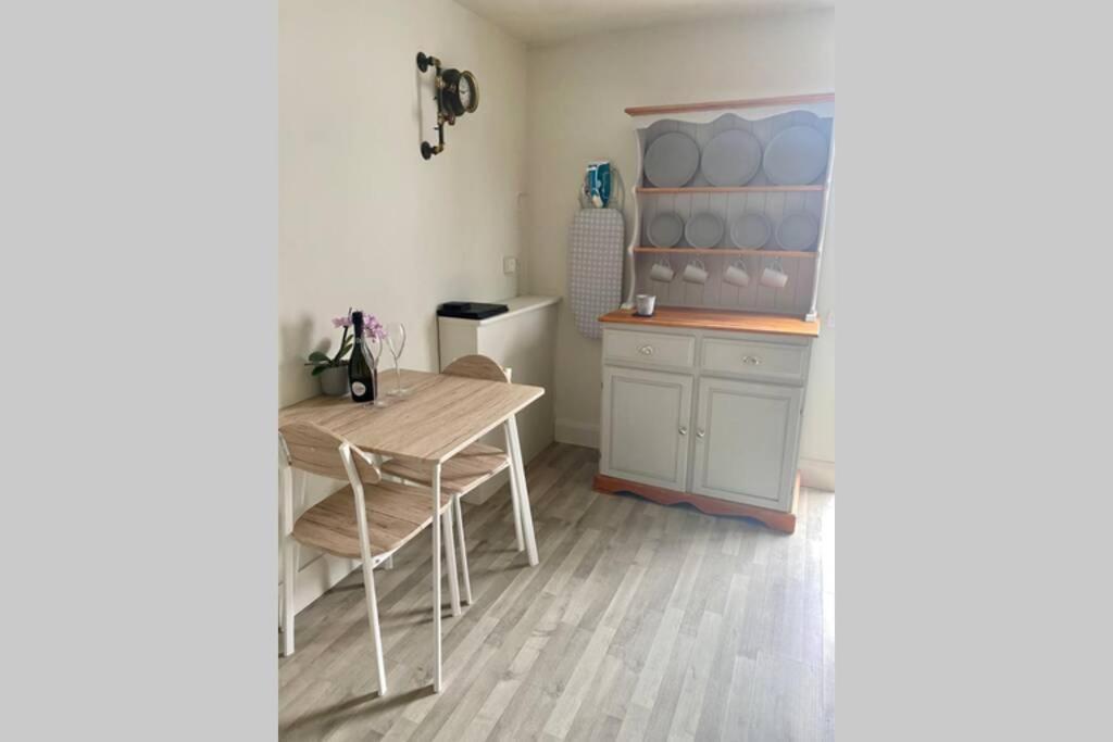 Self Contained Annexe In The Heart Of Wedmore Экстерьер фото